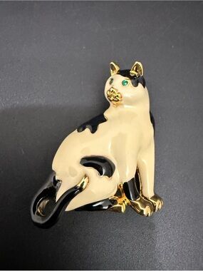 Vintage Unsigned Enameled Cream & Black Green Crystal Eyes Cat Brooch